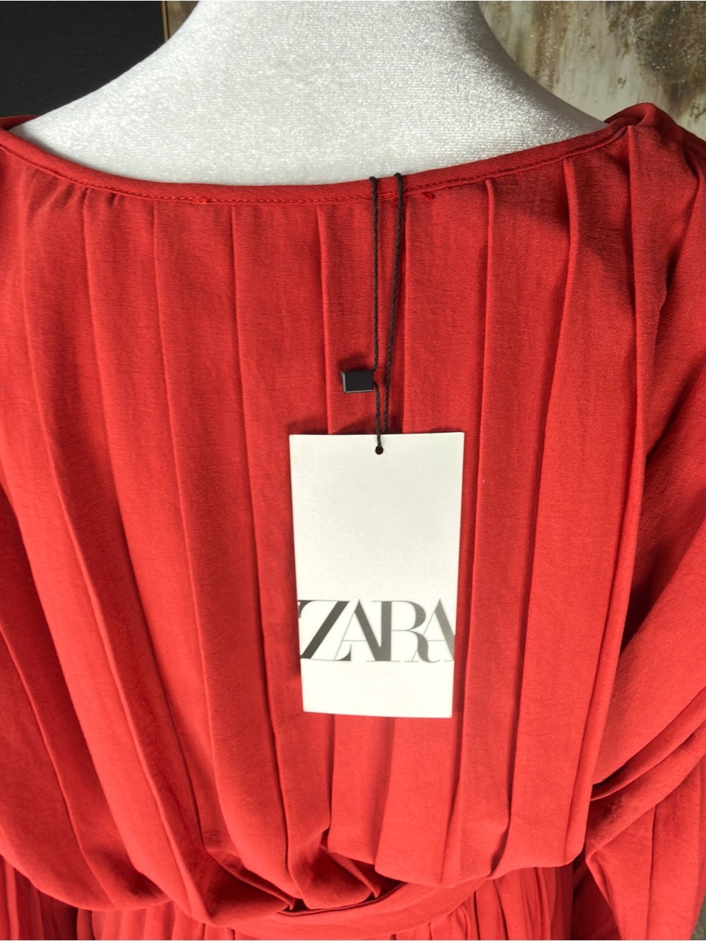 Zara Coral-Red Pleated V-Neck Midi Dress with Tie Waist - Picture 5 of 6